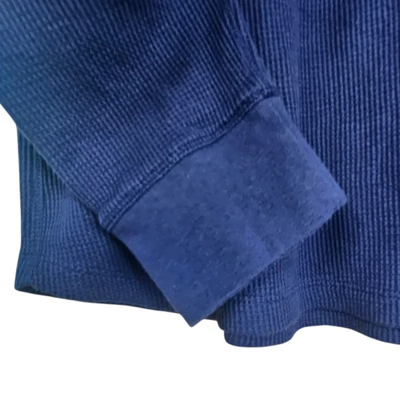 L.L. Bean Women's Royal Blue Long Sleeve Thermal Tee with Plaid Labrador Dog - Picture 5 of 10